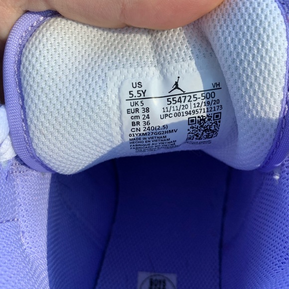 Some mids I wore them twice they’re in pretty mint condition - Picture 3 of 3